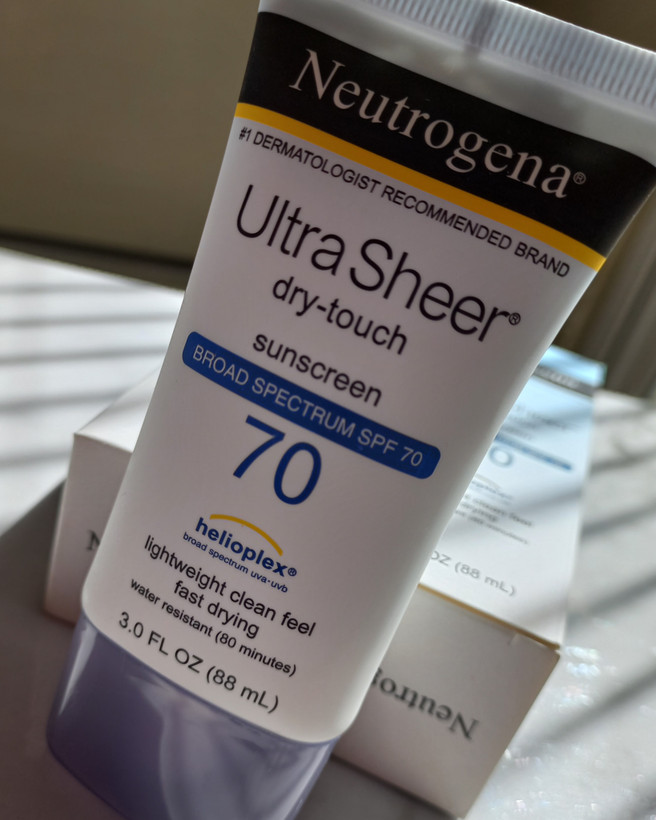 کرم ضد آفتاب بی رنگ و سبک نیتروژینا مدل Ultra Sheer