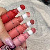 رژ لب و رژ گونه پد دار معروف به کوشنی برند رمانتیک رین موجود در شش رنگ خفن