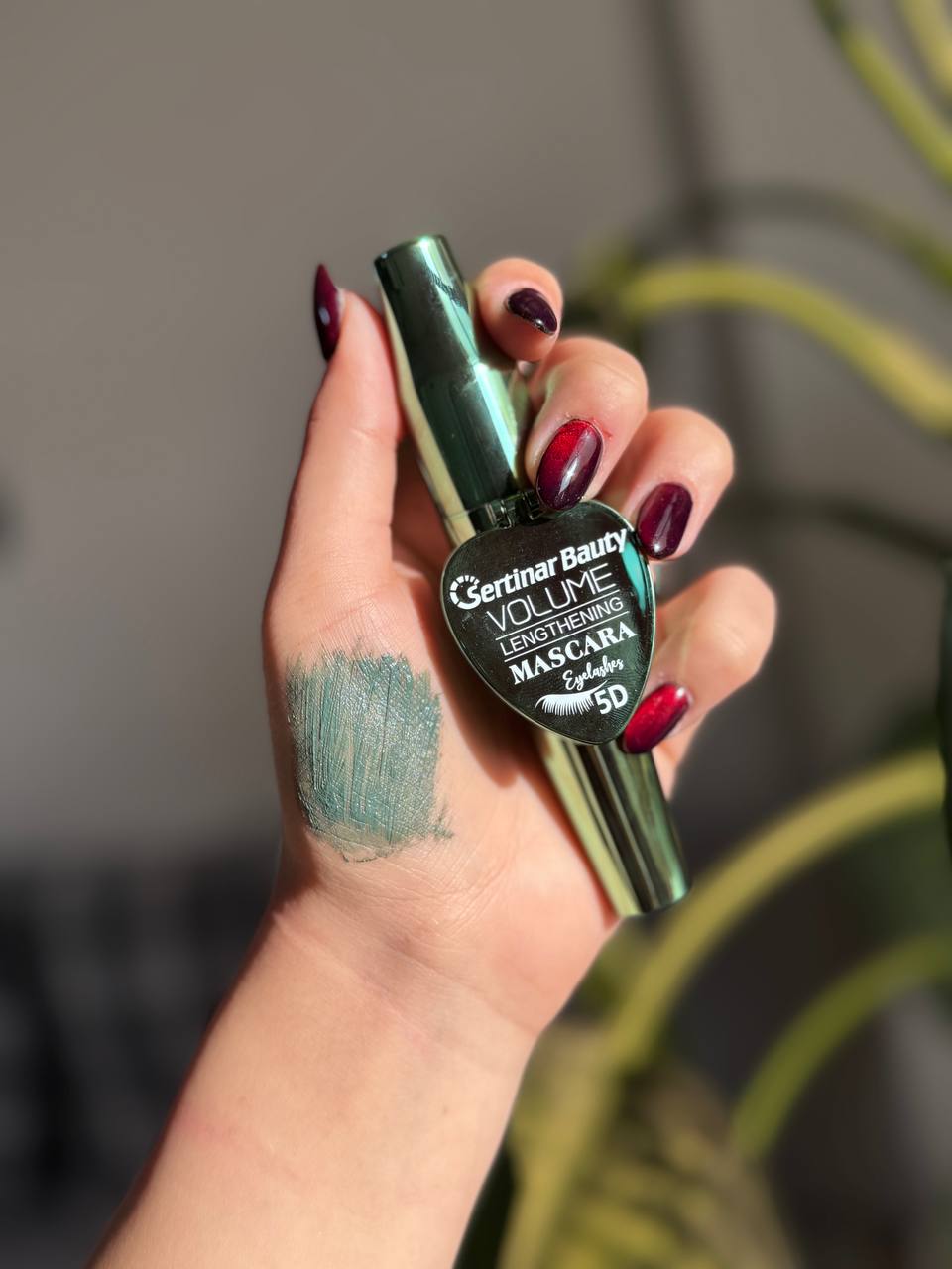 ریمل سبز آیینه دار حجم دهنده عالی برند سرتینا بیوتی